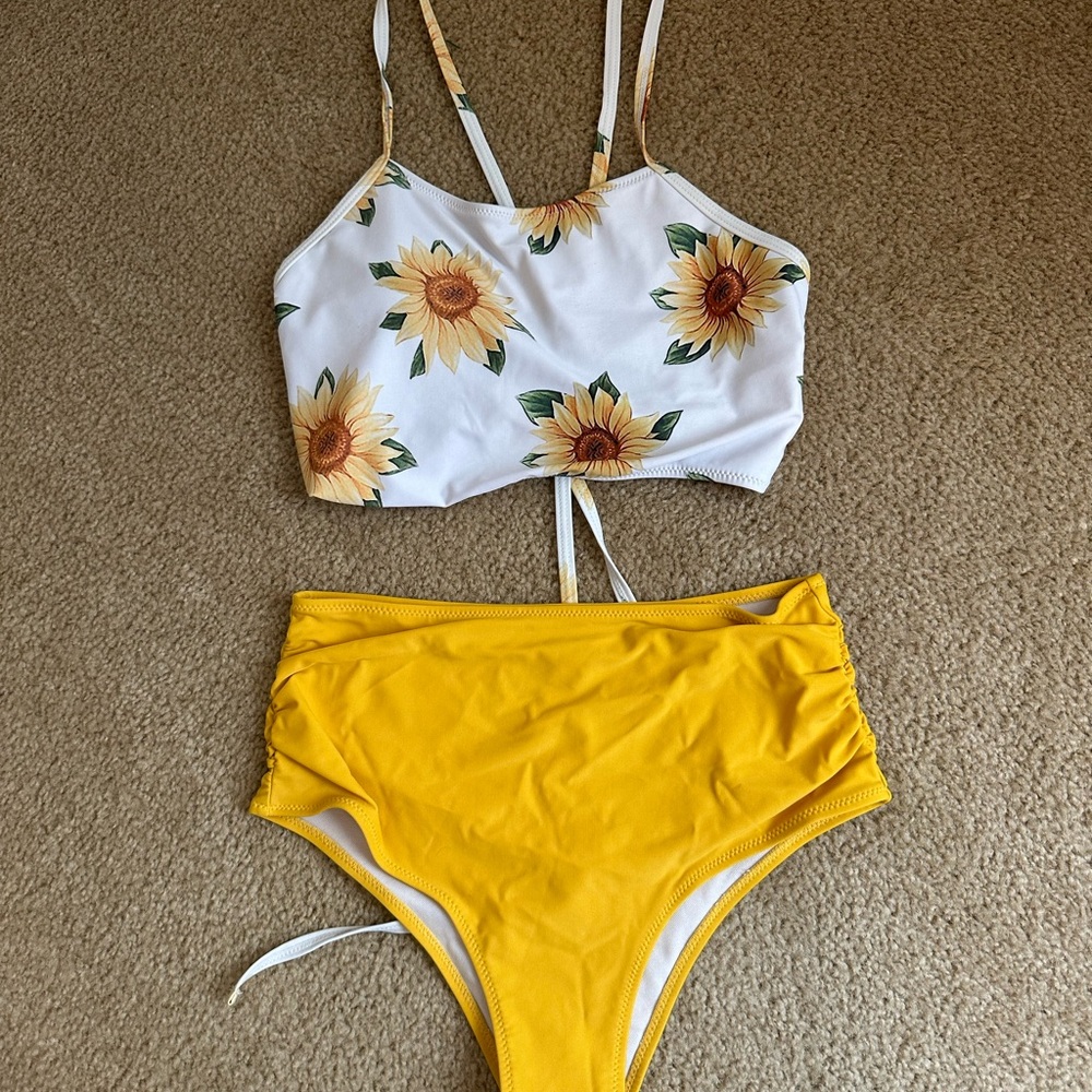 Zaful White Sunflower Print Cropped Bikini Top with Yellow High-Waist Bottoms